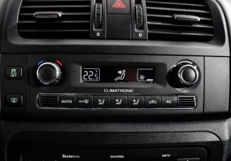 Подержанный автомобиль Skoda Fabia Wagon 2012 года (15 фото)