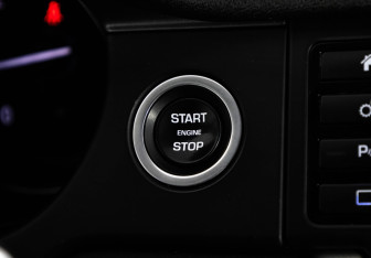 Подержанный автомобиль Land Rover Discovery Sport 2017 года (17 фото)