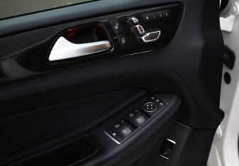 Подержанный автомобиль Mercedes-Benz GLE 2018 года (14 фото)