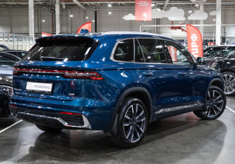 Подержанный автомобиль Geely Monjaro 2023 года (7 фото)