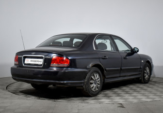 Подержанный автомобиль Hyundai Sonata 2008 года (5 фото)