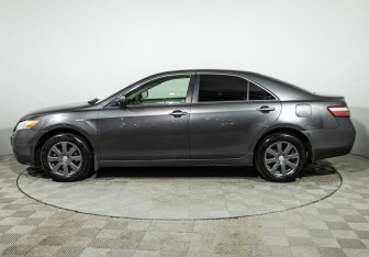 Подержанный автомобиль Toyota Camry Sedan 2006 года (8 фото)