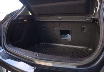 Подержанный автомобиль Opel Astra Hatchback 2011 года (26 фото)