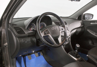 Подержанный автомобиль Hyundai Solaris Sedan 2016 года (7 фото)