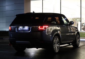 Подержанный автомобиль Land Rover Range Rover Sport 2015 года (7 фото)