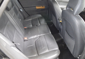 Подержанный автомобиль Volvo S40 2007 года (13 фото)