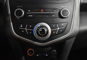 Подержанный автомобиль Lifan X60 2017 года (15 фото)