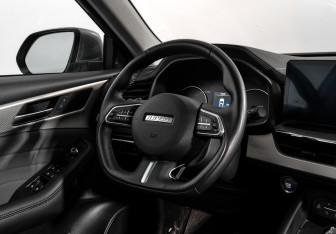 Подержанный автомобиль Haval F7 2024 года (15 фото)