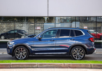 Подержанный автомобиль BMW X3 2021 года (9 фото)