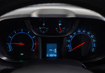 Подержанный автомобиль Chevrolet Orlando 2012 года (12 фото)