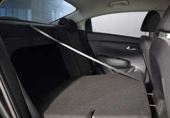 Подержанный автомобиль Kia Rio Sedan 2017 года (14 фото)