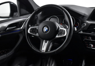 Подержанный автомобиль BMW X4 2019 года (18 фото)