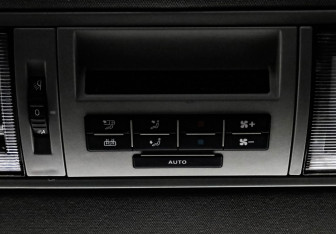 Подержанный автомобиль Volkswagen Caravelle 2013 года (18 фото)