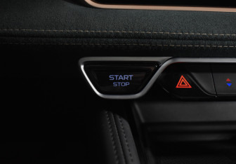 Подержанный автомобиль Geely Monjaro 2023 года (17 фото)