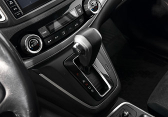 Подержанный автомобиль Honda CR-V 2015 года (11 фото)