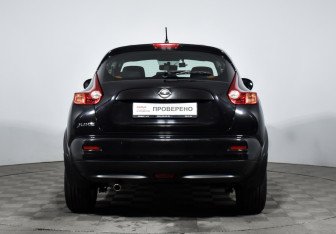 Подержанный автомобиль Nissan Juke 2012 года (6 фото)
