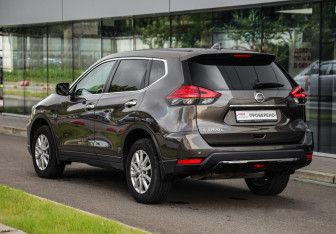 Подержанный автомобиль Nissan X-Trail 2022 года (8 фото)