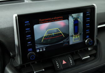 Подержанный автомобиль Toyota RAV4 2021 года (17 фото)