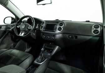 Подержанный автомобиль Volkswagen Tiguan 2016 года (9 фото)