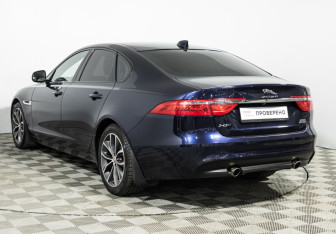 Подержанный автомобиль Jaguar XF Sedan 2017 года (7 фото)