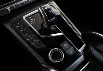 Подержанный автомобиль Geely Atlas Pro 2022 года (22 фото)