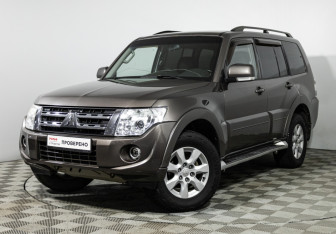 Подержанный автомобиль Mitsubishi Pajero 2011 года (1 фото)