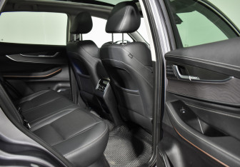 Подержанный автомобиль Exeed LX 2023 года (12 фото)