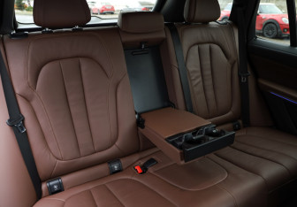 Подержанный автомобиль BMW X5 2021 года (30 фото)