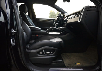 Подержанный автомобиль Porsche Cayenne 2019 года (33 фото)