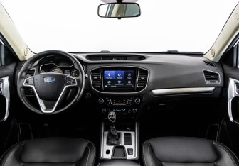 Подержанный автомобиль Geely Emgrand X7 2019 года (10 фото)