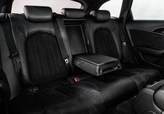 Подержанный автомобиль Audi A6 allroad 2013 года (23 фото)