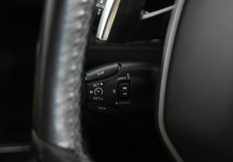 Подержанный автомобиль Peugeot 5008 Suv 2018 года (20 фото)
