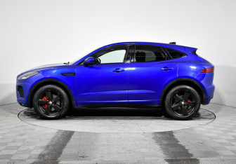 Подержанный автомобиль Jaguar E-Pace 2019 года (8 фото)