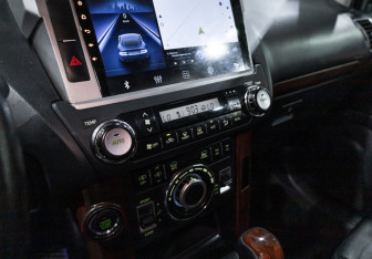 Подержанный автомобиль Toyota Land Cruiser Prado 2014 года (17 фото)
