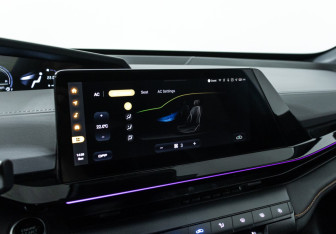 Подержанный автомобиль Changan UNI-V 2023 года (20 фото)