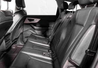 Подержанный автомобиль Audi Q7 2020 года (13 фото)