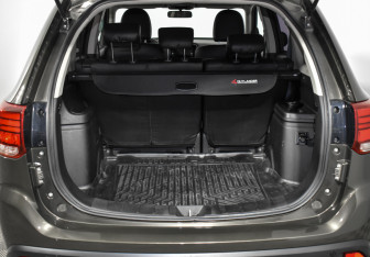 Подержанный автомобиль Mitsubishi Outlander 2020 года (19 фото)