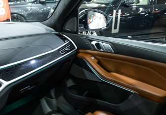 Подержанный автомобиль BMW X7 2021 года (31 фото)