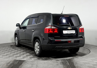 Подержанный автомобиль Chevrolet Orlando 2011 года (7 фото)