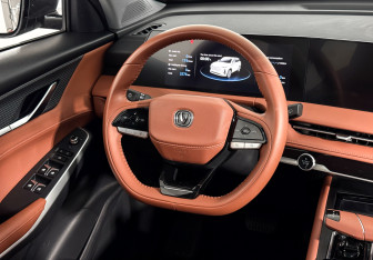 Подержанный автомобиль Changan CS75PLUS 2023 года (17 фото)