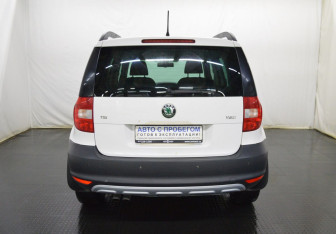 Подержанный автомобиль Skoda Yeti 2013 года (6 фото)