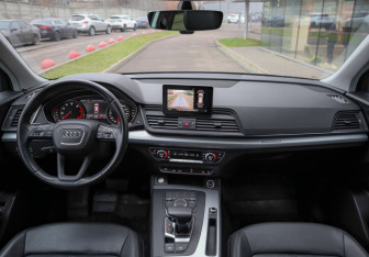 Подержанный автомобиль Audi Q5 2020 года (10 фото)