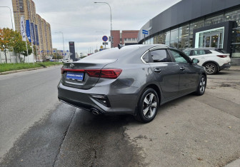 Подержанный автомобиль Kia Cerato Sedan 2021 года (4 фото)