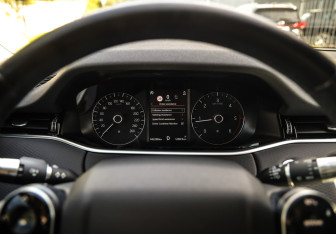 Подержанный автомобиль Land Rover Range Rover Evoque 2019 года (15 фото)