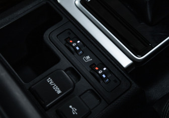 Подержанный автомобиль Toyota Land Cruiser Prado 2021 года (25 фото)