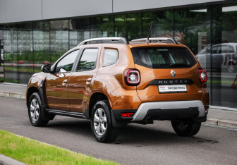 Подержанный автомобиль Renault Duster 2021 года (8 фото)