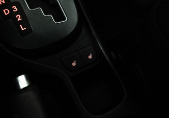 Подержанный автомобиль Kia Rio Hatchback 2015 года (16 фото)