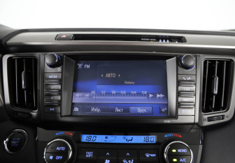 Подержанный автомобиль Toyota RAV4 2018 года (17 фото)