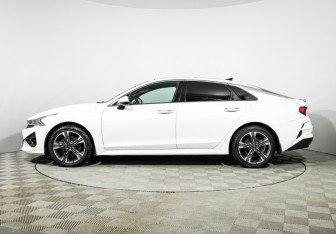 Подержанный автомобиль Kia K5 2020 года (8 фото)