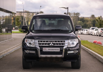 Подержанный автомобиль Mitsubishi Pajero 2018 года (4 фото)